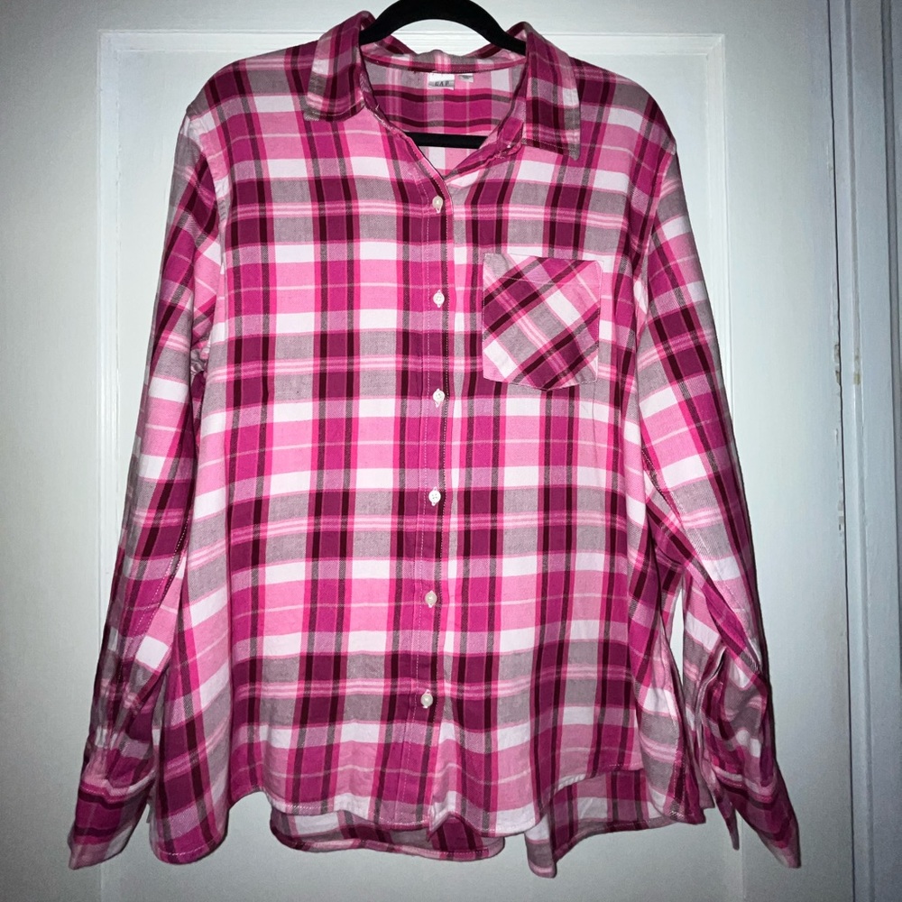 EUC Gap Factory button down pink flannel shirt in XXL.